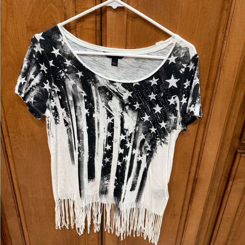 Rock & Republic Black and White Star Fringe Tee